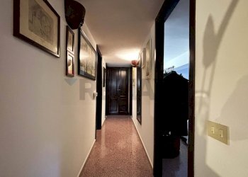 Hall / corridoio - Villa Stradale Bellolampo
 
4730, Palermo - foto 13