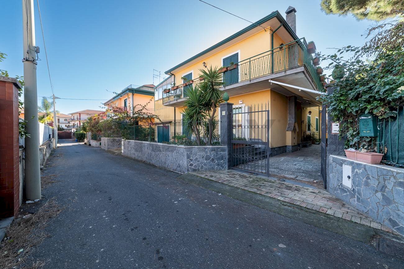 Casa all\'aperto - Villa Vicolo degli Aranci
 
11, Tremestieri Etneo - foto 1