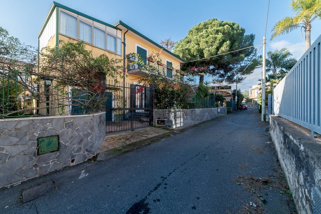 Edificio all\'aperto - Villa Vicolo degli Aranci
 
11, Tremestieri Etneo - foto 3