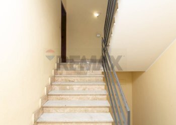 Scale - Appartamento Via Pavia
 
16, Catania - foto 8