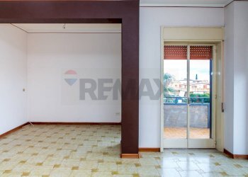 Salone - Appartamento Via Pavia
 
16, Catania - foto 12