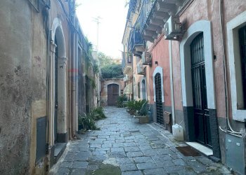 Edificio all\'aperto - Trilocale Piazza Angelo Maiorana
 
10, Catania - foto 13