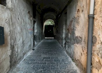 Hall / corridoio - Trilocale Piazza Angelo Maiorana
 
10, Catania - foto 14