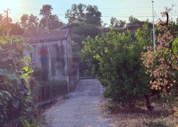 Casa all\'aperto - Terreno agricolo Via Scale Santantonio, Aci Catena - foto 7