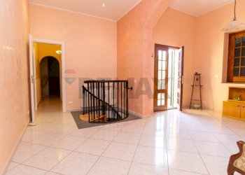 Stanza vuota - Villa via Giovanni Verga
 
42, Piedimonte Etneo - foto 11
