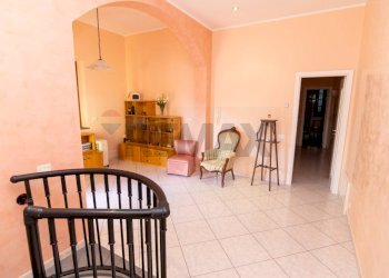 Sala da pranzo - Villa via Giovanni Verga
 
42, Piedimonte Etneo - foto 17