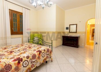 Camera / camera da letto - Villa via Giovanni Verga
 
42, Piedimonte Etneo - foto 19