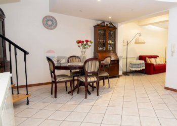 Sala da pranzo - Villa via Giovanni Verga
 
42, Piedimonte Etneo - foto 40