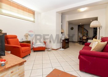 Soggiorno - Villa via Giovanni Verga
 
42, Piedimonte Etneo - foto 52