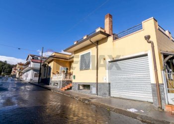 Casa all\'aperto - Villa via Giovanni Verga
 
42, Piedimonte Etneo - foto 63