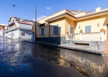 Casa all\'aperto - Villa via Giovanni Verga
 
42, Piedimonte Etneo - foto 68