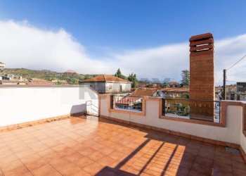 Terrazza - Villa via Giovanni Verga
 
42, Piedimonte Etneo - foto 79