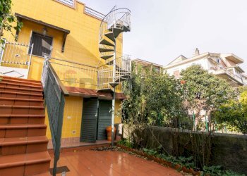 Edificio all\'aperto - Villa via Giovanni Verga
 
42, Piedimonte Etneo - foto 95