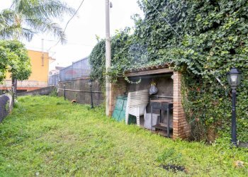 Giardino - Villa via Giovanni Verga
 
42, Piedimonte Etneo - foto 100