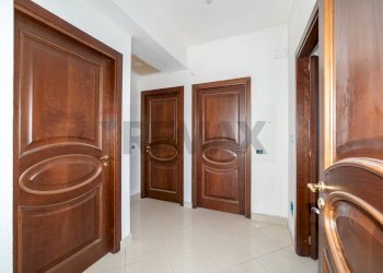 Hall / corridoio - Casa semi indipendente Via Partinico
 
7, Acireale - foto 34