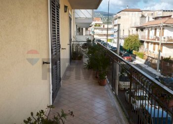 Balcone - Appartamento Via Vittorio Emanuele Orlando
 
snc, Fiumefreddo di Sicilia - foto 22