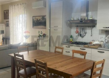Sala da pranzo - Appartamento Via San Nicolò
 
4, Aci Catena - foto 8