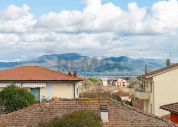 Vista delle montagne - Casa semi indipendente CORSO ITALIA
 
15, Civitella in Val di Chiana - foto 18