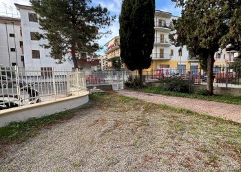 Edificio all\'aperto - Locale Commerciale Via S. Francesco D'Assisi
 
130, Corigliano-Rossano - foto 2