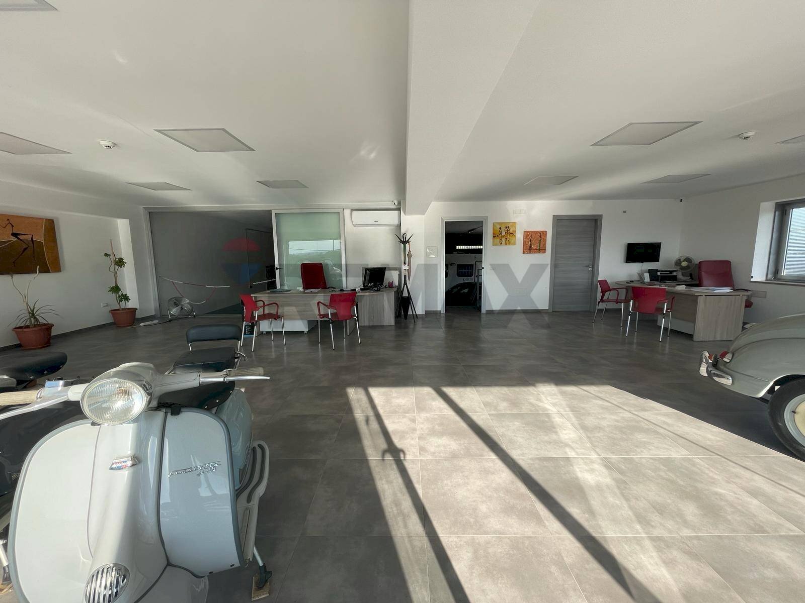 Palestra - Commercial Premises Via Santa Lucia
 
72, Corigliano-Rossano - photo 1