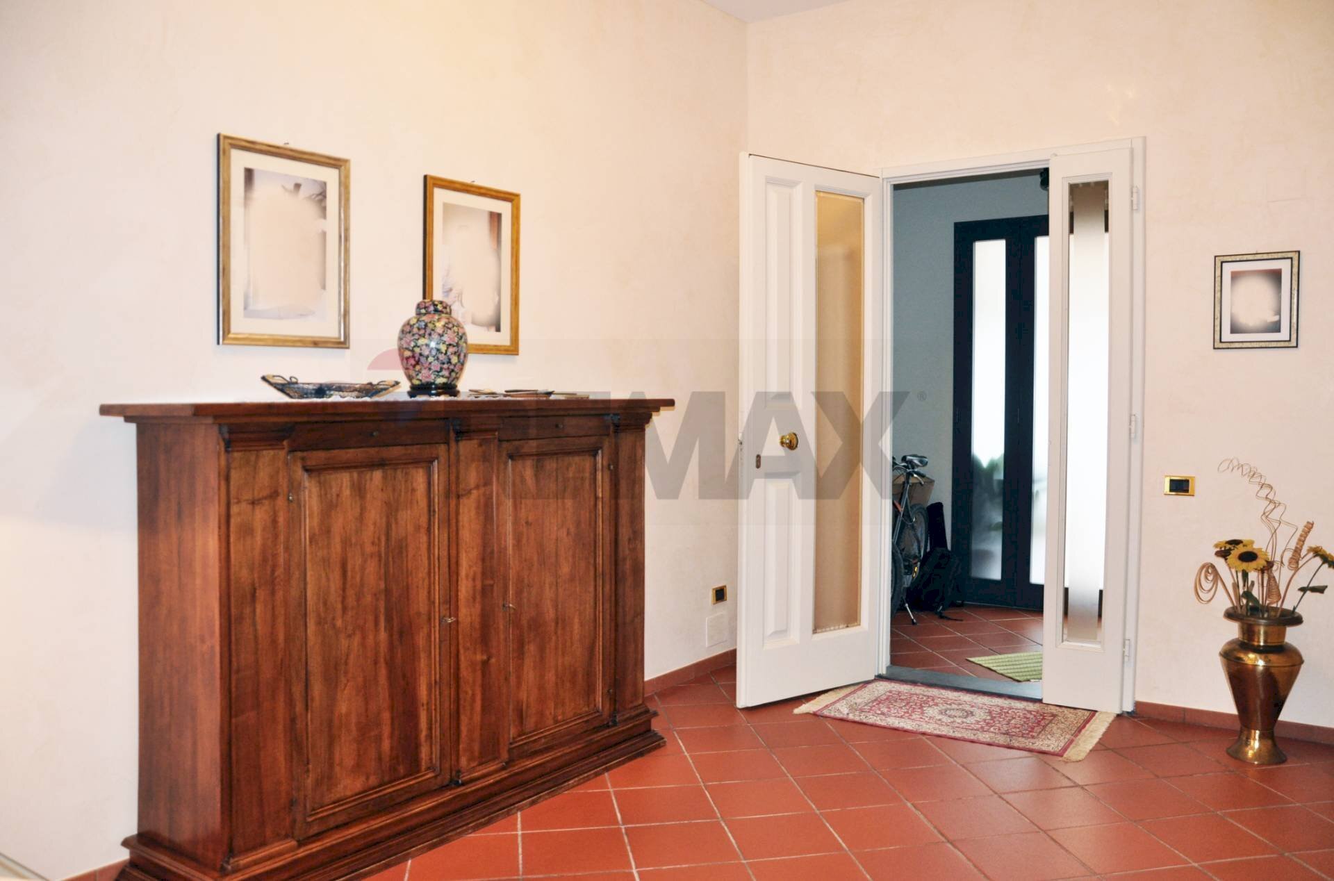 Hall / corridoio - Semi-detached house via Senio
39, Prato - photo 3