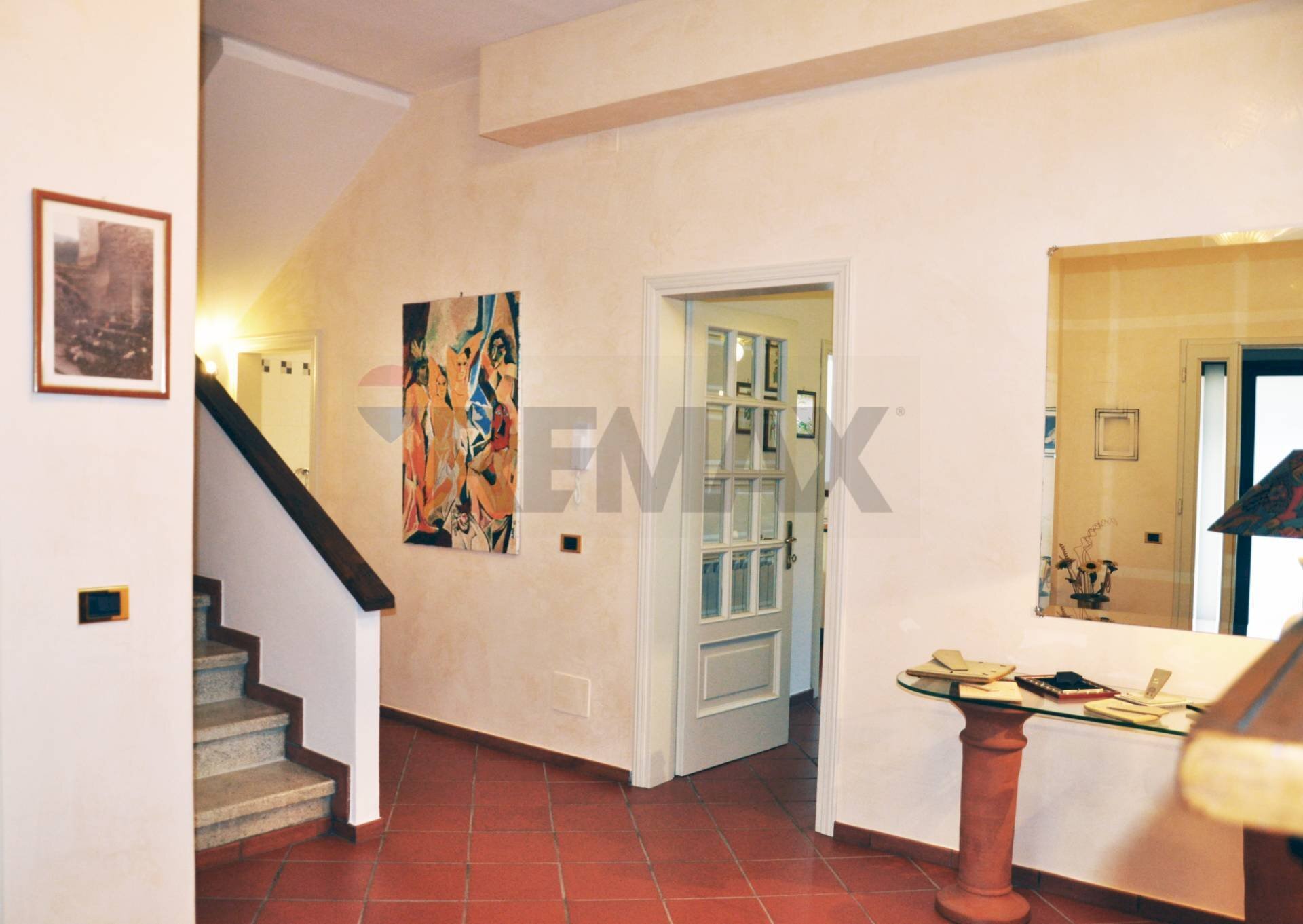 Hall / corridoio - Semi-detached house via Senio
 
39, Prato - photo 1