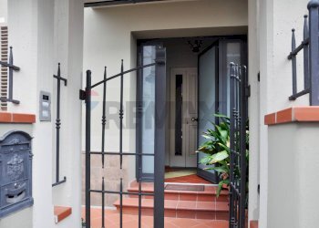 Ricezione / Lobby - Casa semi indipendente via Senio
 
39, Prato - foto 2