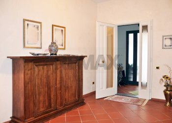 Hall / corridoio - Casa semi indipendente via Senio
 
39, Prato - foto 3