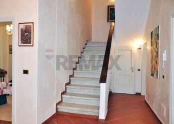 Scale - Casa semi indipendente via Senio
 
39, Prato - foto 5