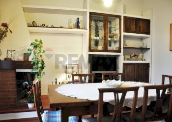 Sala da pranzo - Casa semi indipendente via Senio
 
39, Prato - foto 20