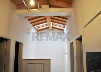 Hall / corridoio - Casa semi indipendente via Senio
 
39, Prato - foto 28