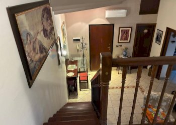 Scale - Casa indipendente VIA GIACOMO LEOPARDI
 
5, Gravina di Catania - foto 5