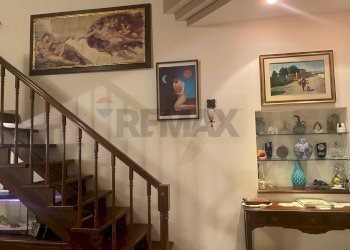 Scale - Casa indipendente VIA GIACOMO LEOPARDI
 
5, Gravina di Catania - foto 6