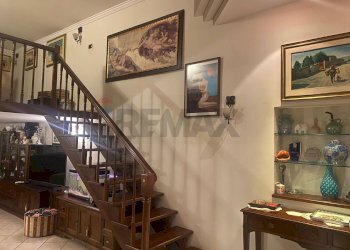 Scale - Casa indipendente VIA GIACOMO LEOPARDI
 
5, Gravina di Catania - foto 7