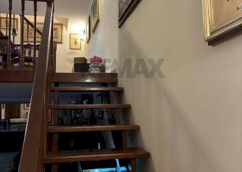 Scale - Casa indipendente VIA GIACOMO LEOPARDI
 
5, Gravina di Catania - foto 8