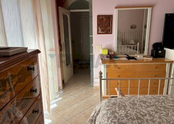 Camera / camera da letto - Casa indipendente VIA GIACOMO LEOPARDI
 
5, Gravina di Catania - foto 31