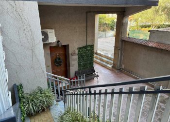 Scale - Casa indipendente VIA GIACOMO LEOPARDI
 
5, Gravina di Catania - foto 51