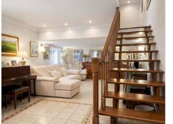 Scale - Casa indipendente VIA GIACOMO LEOPARDI
 
5, Gravina di Catania - foto 2