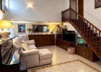 Soggiorno - Casa indipendente VIA GIACOMO LEOPARDI
 
5, Gravina di Catania - foto 4