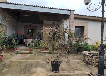 Casa all\'aperto - Villa CONTRADA REGALSEMI
 
SNC, Caltagirone - foto 2