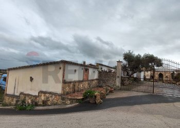 Casa all\'aperto - Villa CONTRADA REGALSEMI
 
SNC, Caltagirone - foto 5