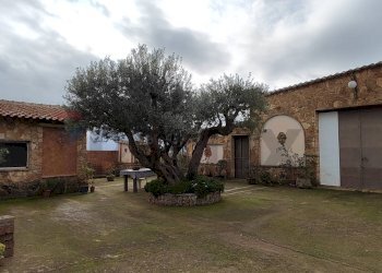Casa all\'aperto - Villa CONTRADA REGALSEMI
 
SNC, Caltagirone - foto 6