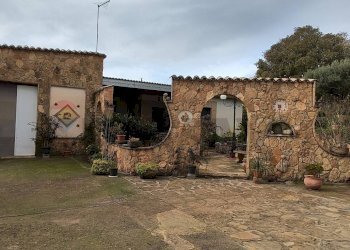 Casa all\'aperto - Villa CONTRADA REGALSEMI
 
SNC, Caltagirone - foto 8