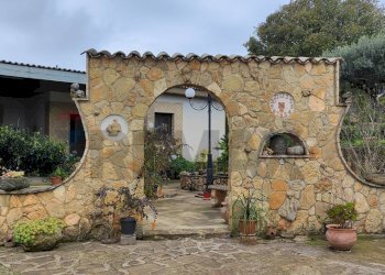 Casa all\'aperto - Villa CONTRADA REGALSEMI
 
SNC, Caltagirone - foto 10