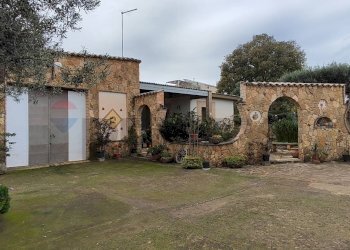 Casa all\'aperto - Villa CONTRADA REGALSEMI
 
SNC, Caltagirone - foto 11