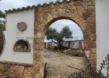 Casa all\'aperto - Villa CONTRADA REGALSEMI
 
SNC, Caltagirone - foto 12