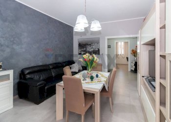 Sala da pranzo - Trilocale VILLAGGIO SANT ANTONIO ABATE, Camporotondo Etneo - foto 3