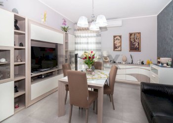 Sala da pranzo - Trilocale VILLAGGIO SANT ANTONIO ABATE, Camporotondo Etneo - foto 4