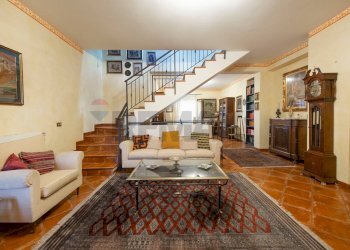 Soggiorno - Villa Via Catanzaro
 
12, Gravina di Catania - foto 8