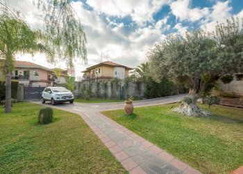 Casa all\'aperto - Villa Via Catanzaro
 
12, Gravina di Catania - foto 38